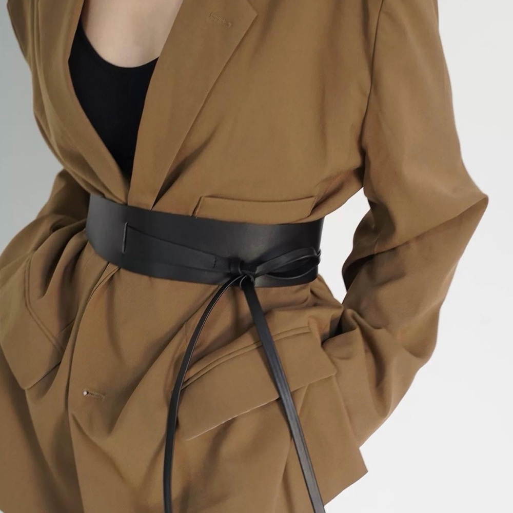 Black Leather Waist Belt - Minimal Slim Design